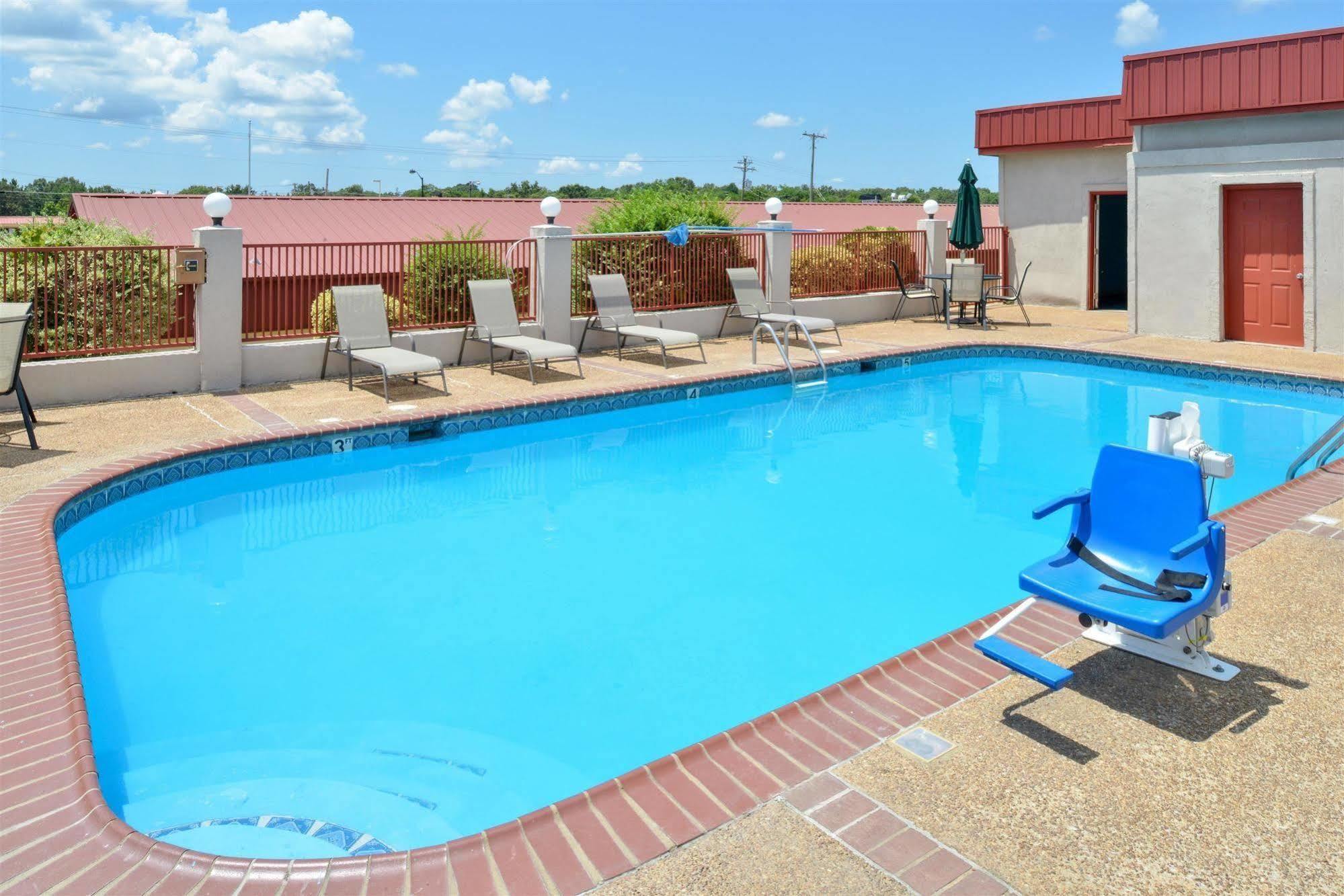 Americas Best Value Inn - Batesville Exterior photo